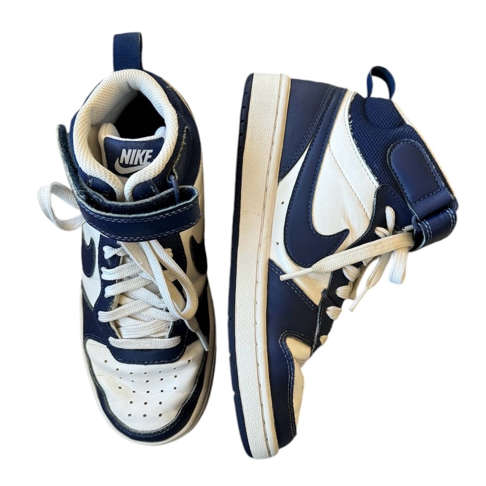 Nike Shoes Size 4Y